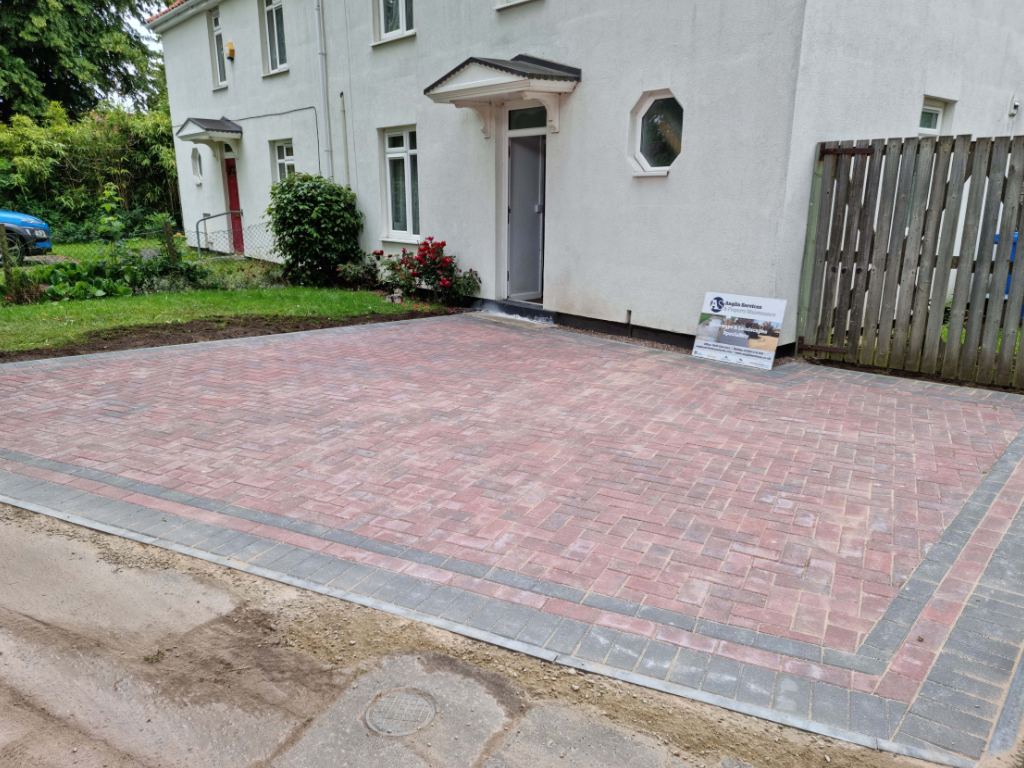 This is a newly installed block paved drive installed by Great Yarmouth Driveways